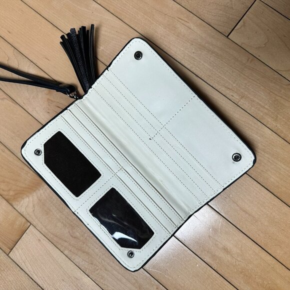 NWOT Pebbled Black Leather Wallet Clutch Wristlet with Tassel and zipper detail - Picture 6 of 9